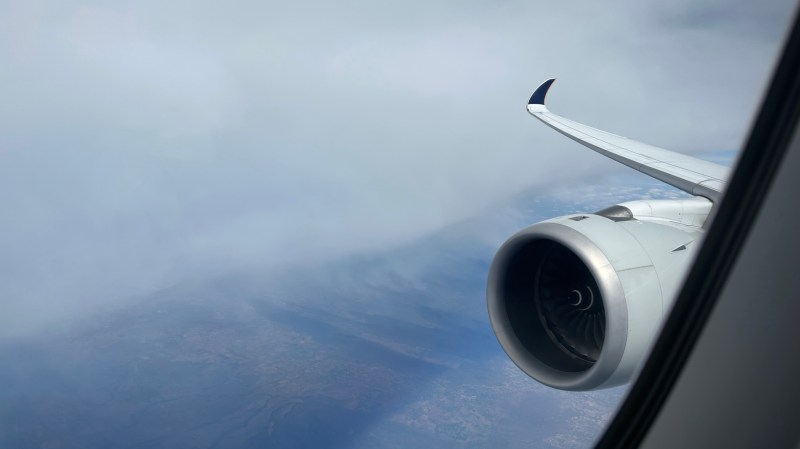 Singapore Airlines Airbus A350 engine view