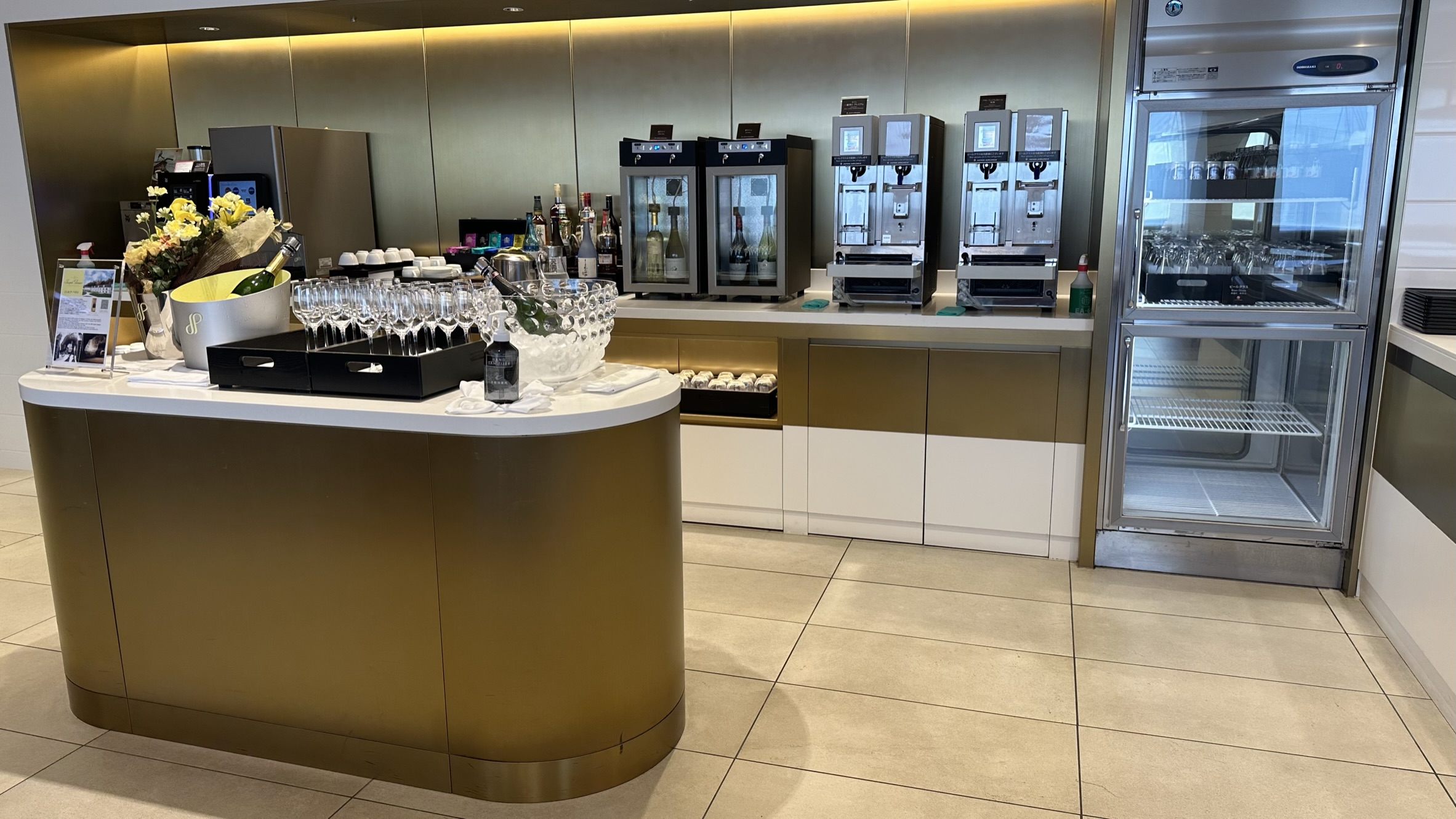 JAL First Class Lounge Tokyo Narita