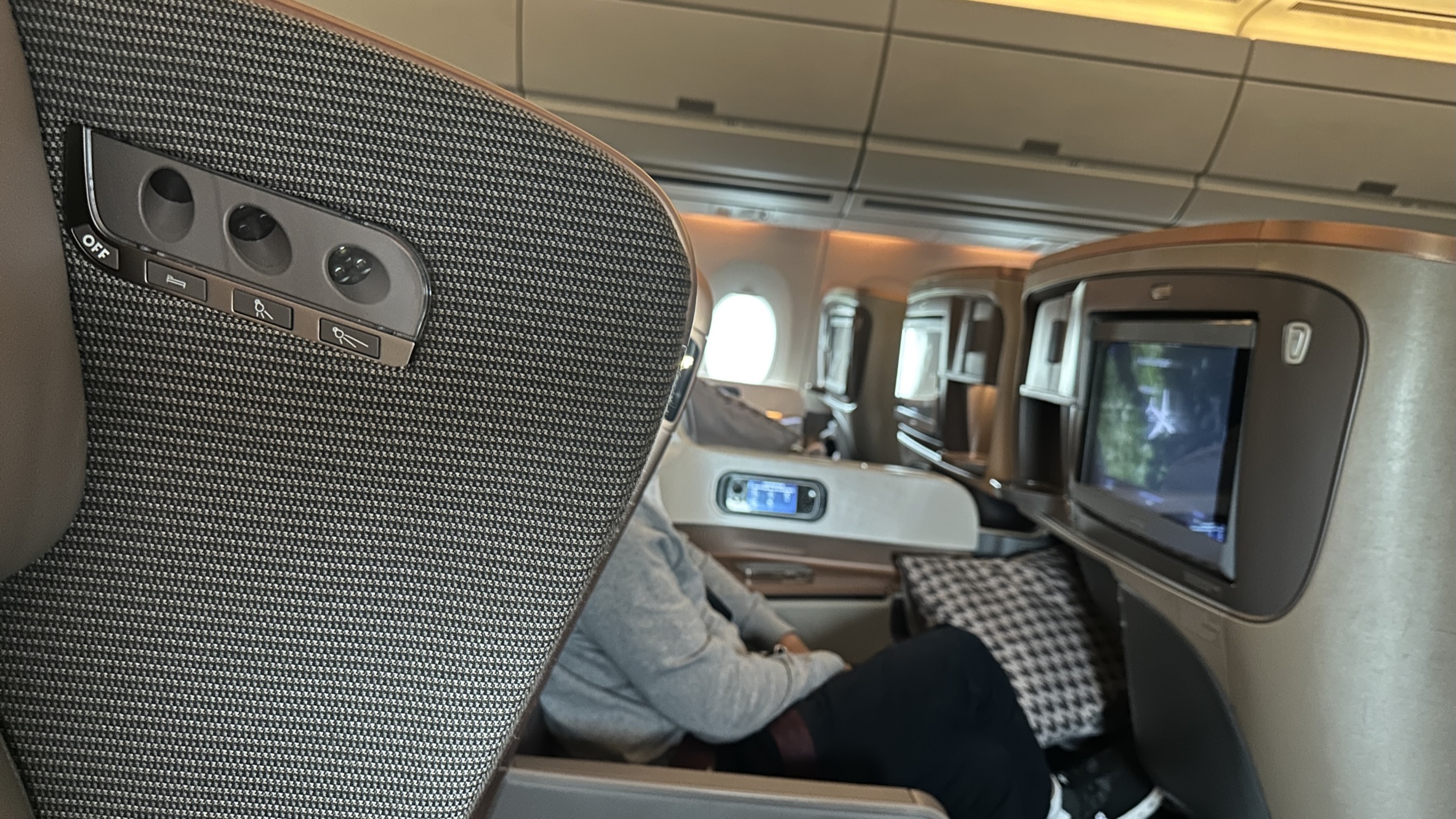 Personal reading lights