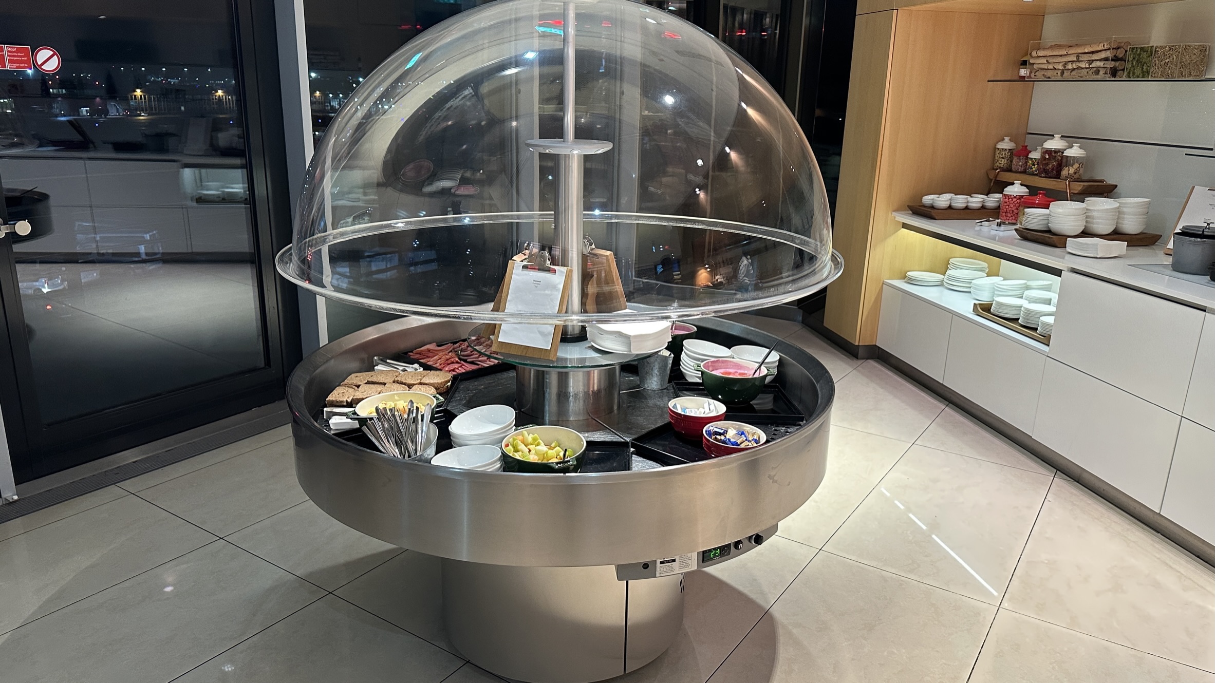 Air Canada Maple Leaf Lounge, Frankfurt - food