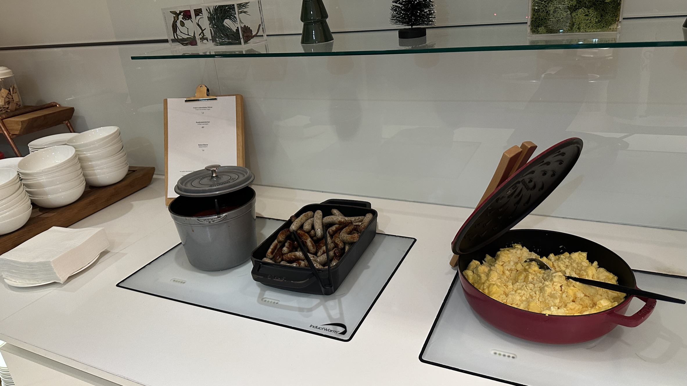 Air Canada Maple Leaf Lounge, Frankfurt - food