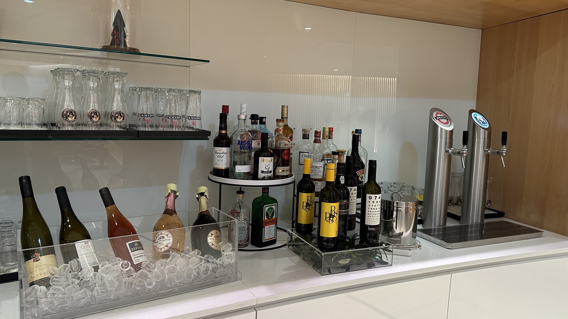 Bar area at the Air Canada Maple Leaf Lounge, Frankfurt