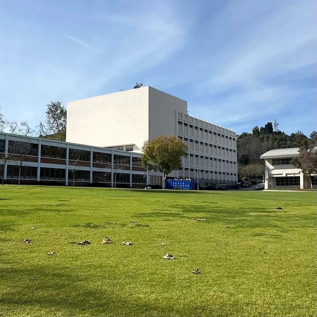 COLOR - Engineer Building