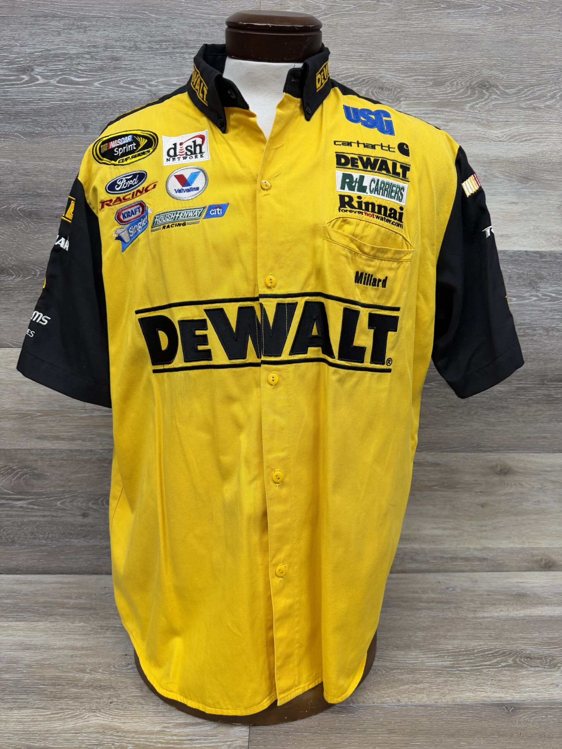 NASCAR #17 Matt Kenseth DeWalt Race Used Crew Shirt Roush Size XL