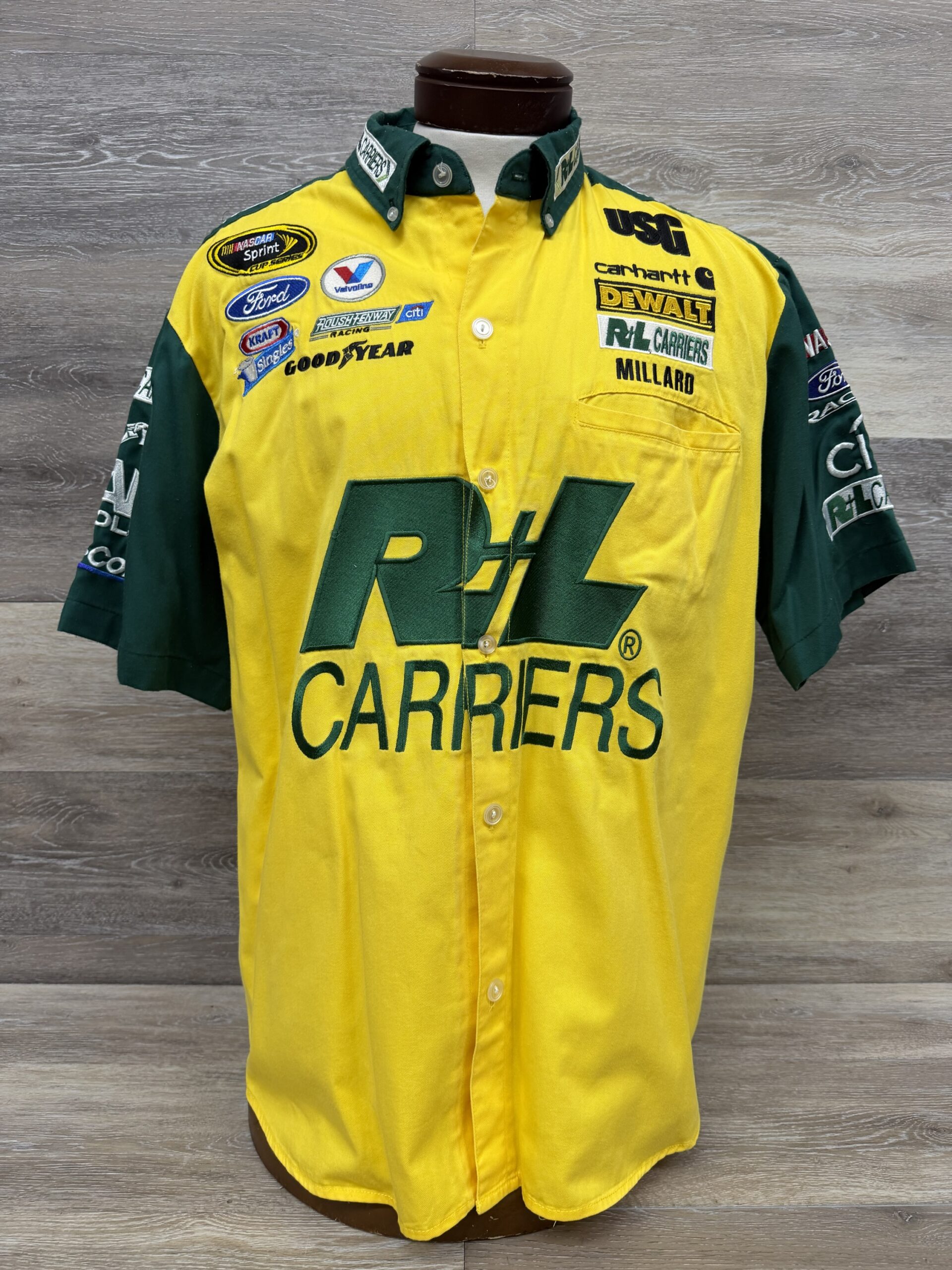 NASCAR #17 Matt Kenseth R&L Carriers Roush Race Used Crew Shirt Size XL