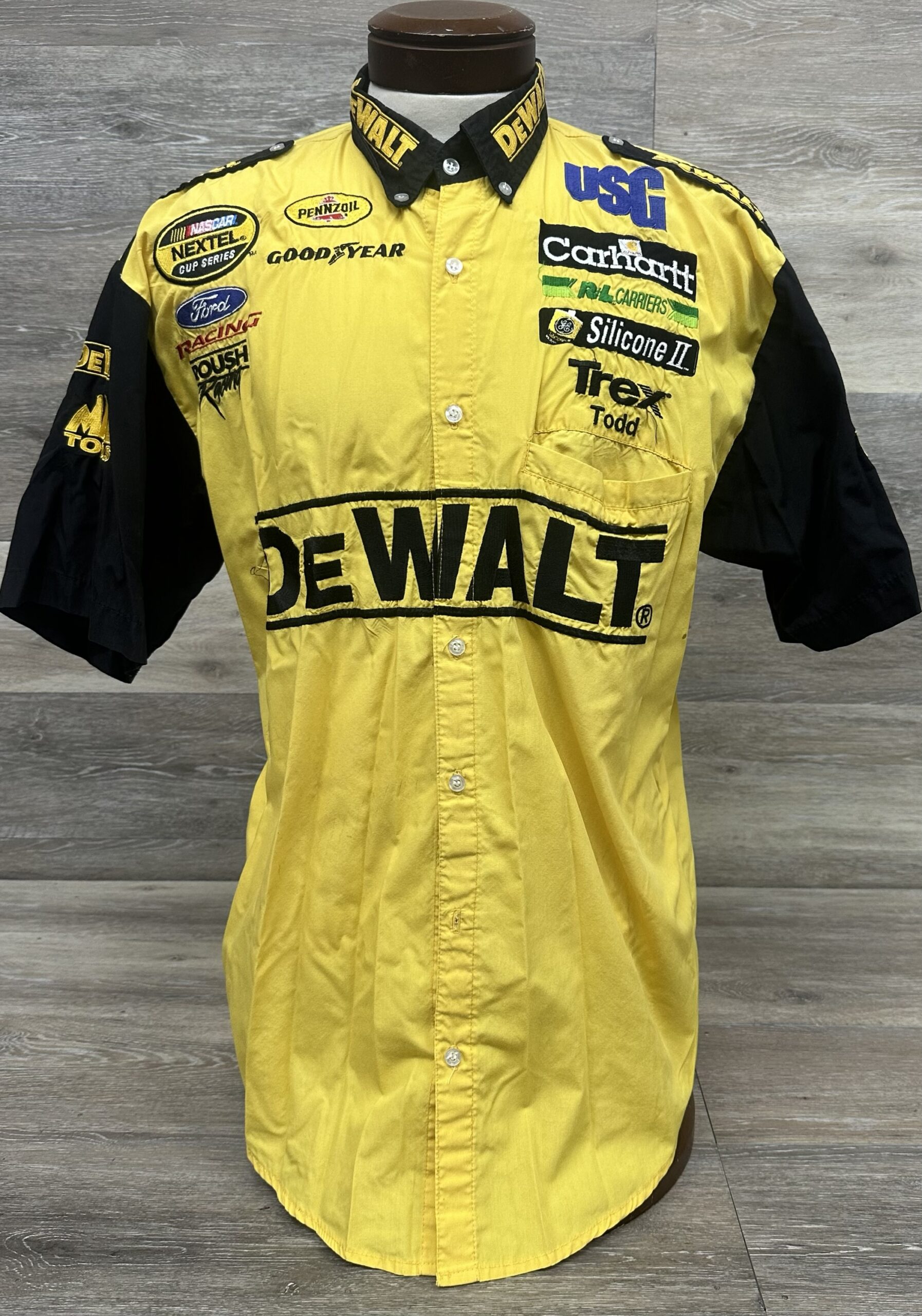NASCAR #17 Matt Kenseth Roush Race Used Dewalt Crew Shirt Size XL