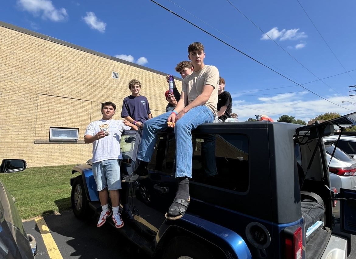 Juniors shine at yearly retreat: “Be The Light”