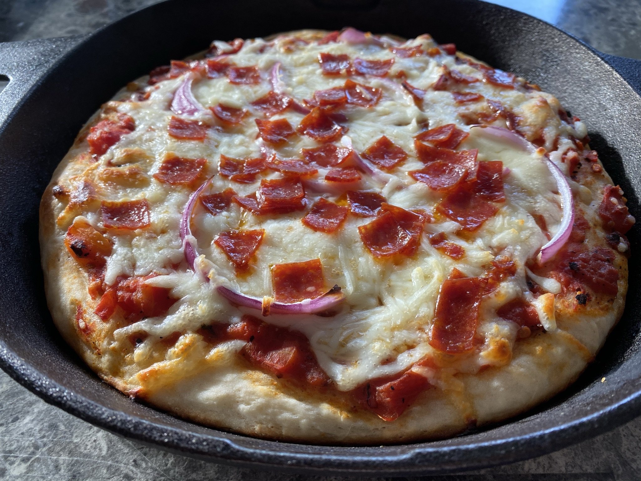 Cast-Iron Skillet Pan Pizza