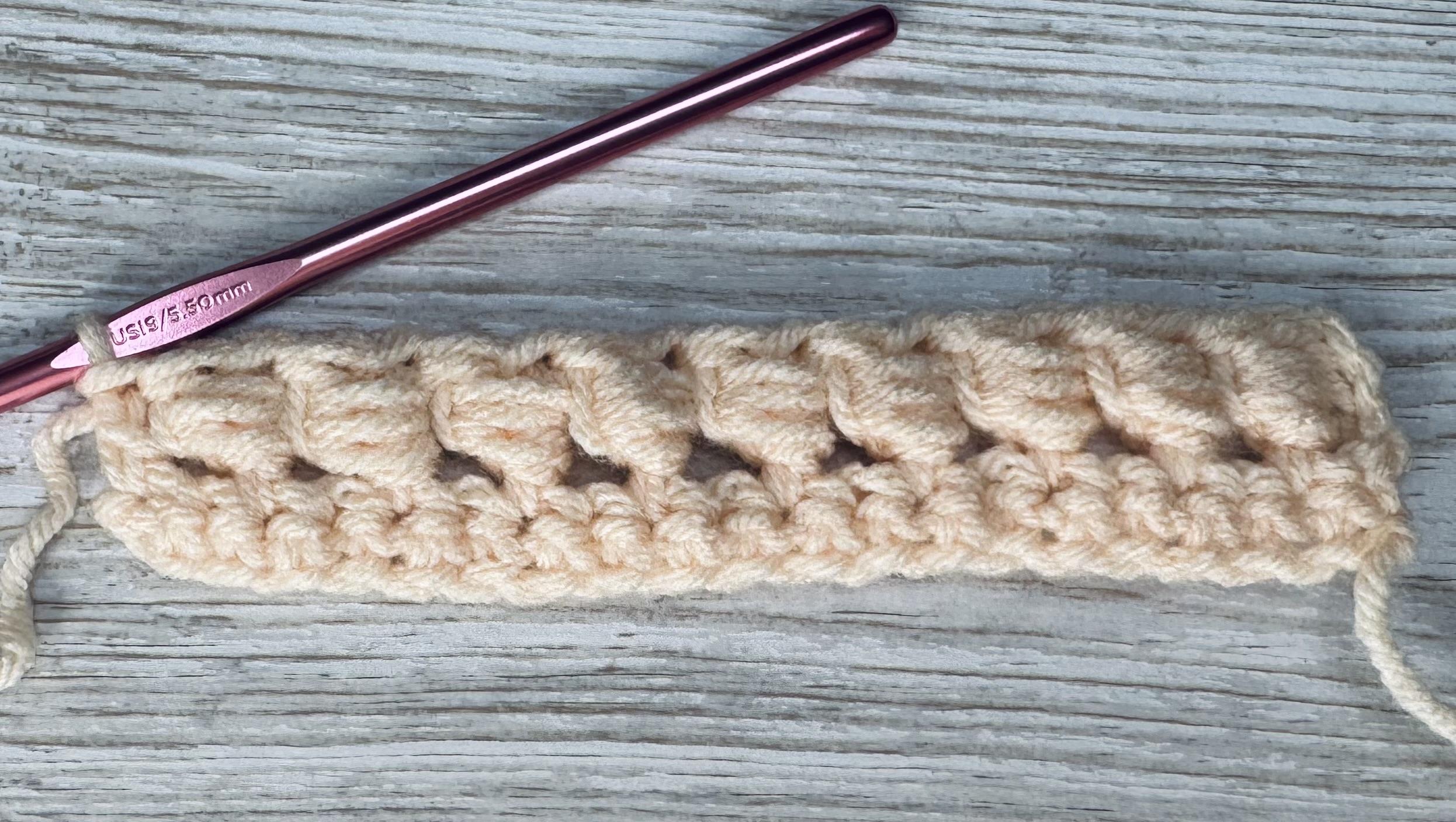 Double crochet in the last stitch.
