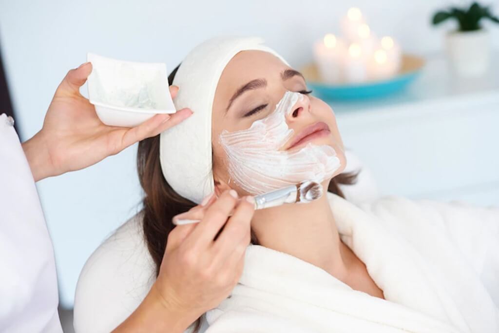 Top Beauty Parlours For Facial in Bangalore