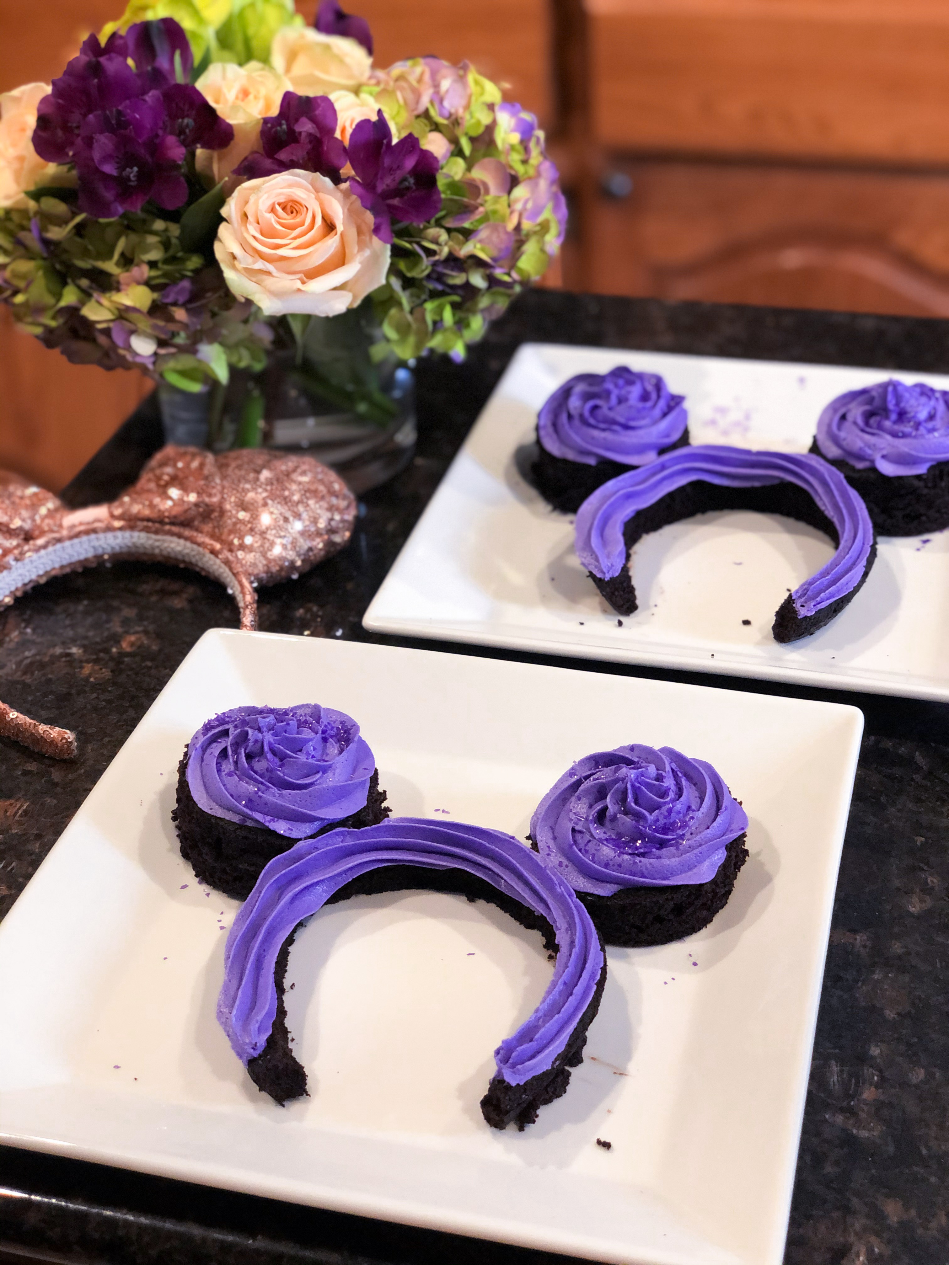 Minnie Mouse Ear Cakes