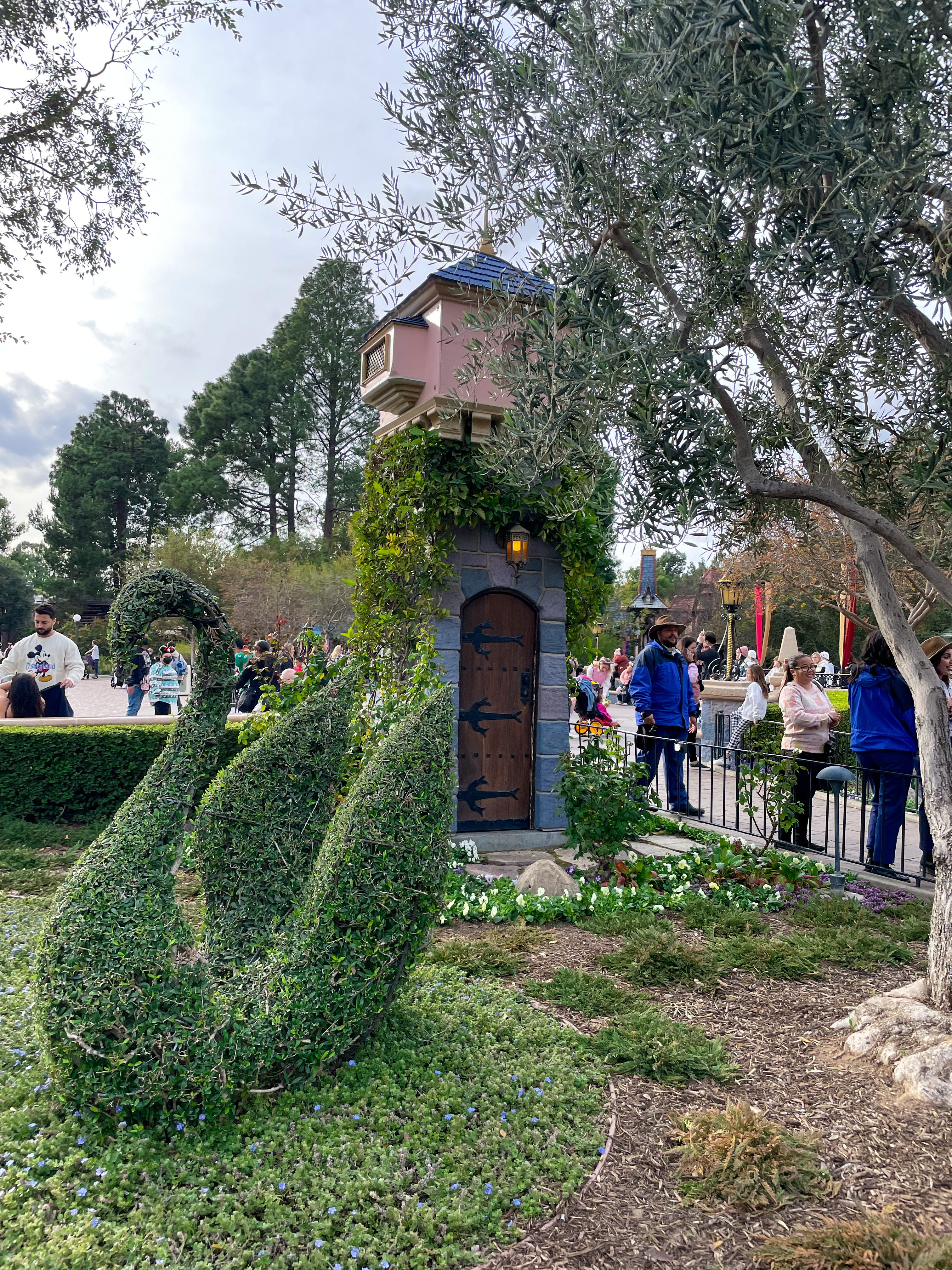 Disneyland Christmas Trip - The Rose Table