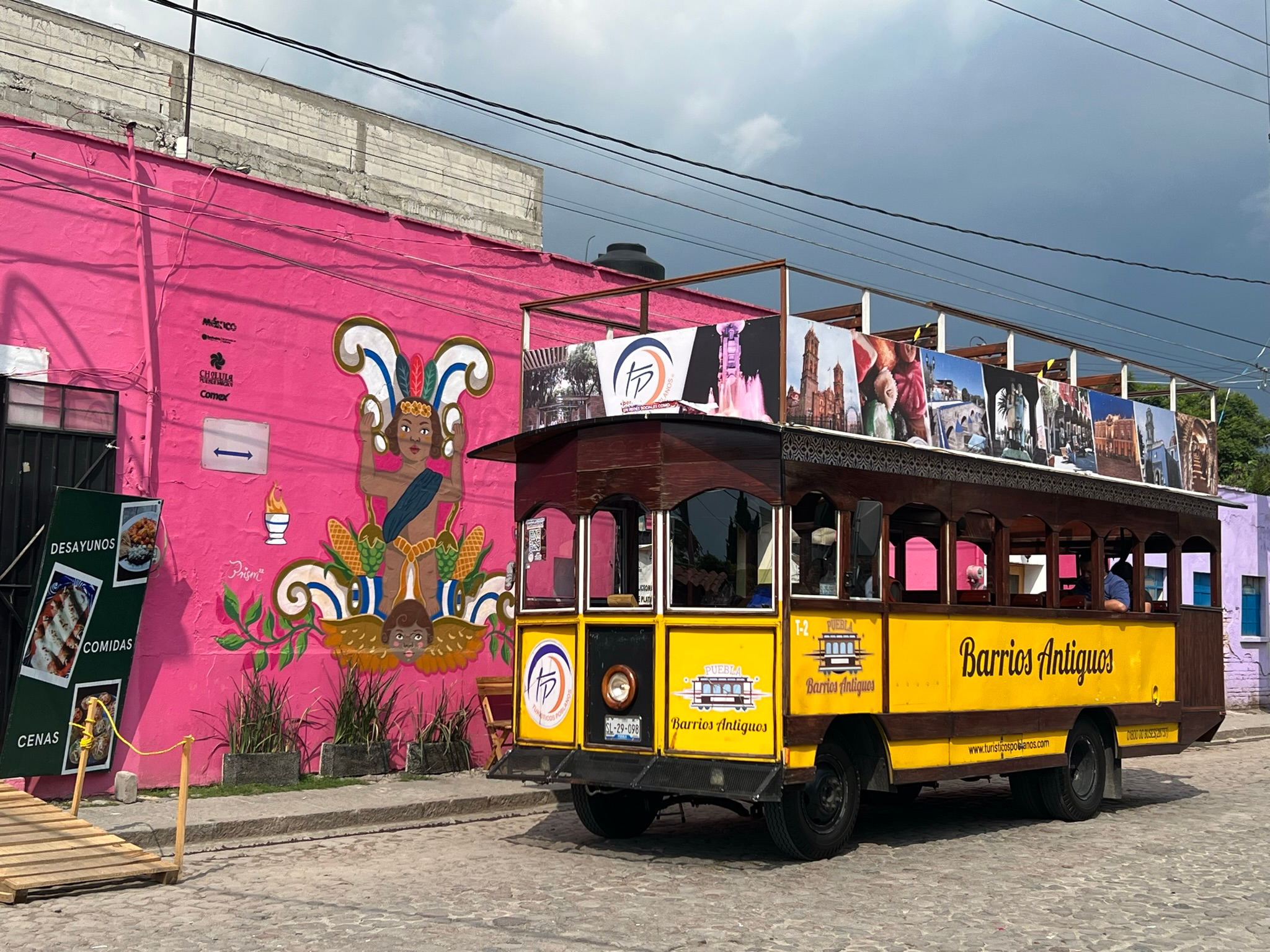 The most picturesque tour bus I've ever seen