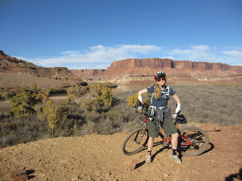 The weather was pleasant in Moab but extra layers were necessary off and on. I got sick of pulling off and on my warm warmers so in a ridiculous halfway-state they stayed.