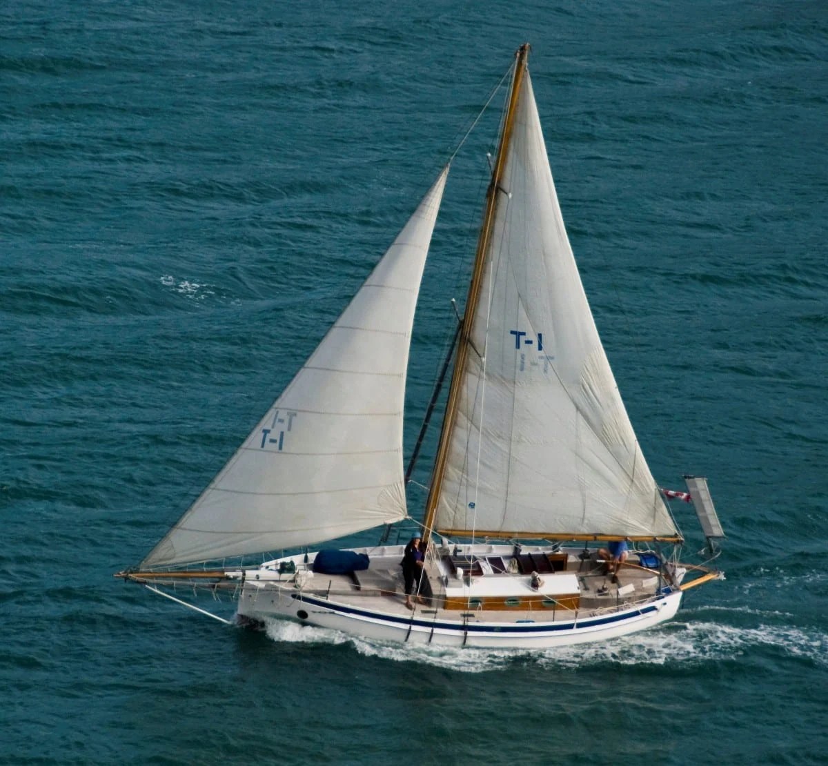 Circumnavigate - Lin and Larry Pardey Offshore Sailing
