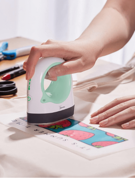 15 Tools Every Beginner Sewist Needs in their Sewing Toolbox
