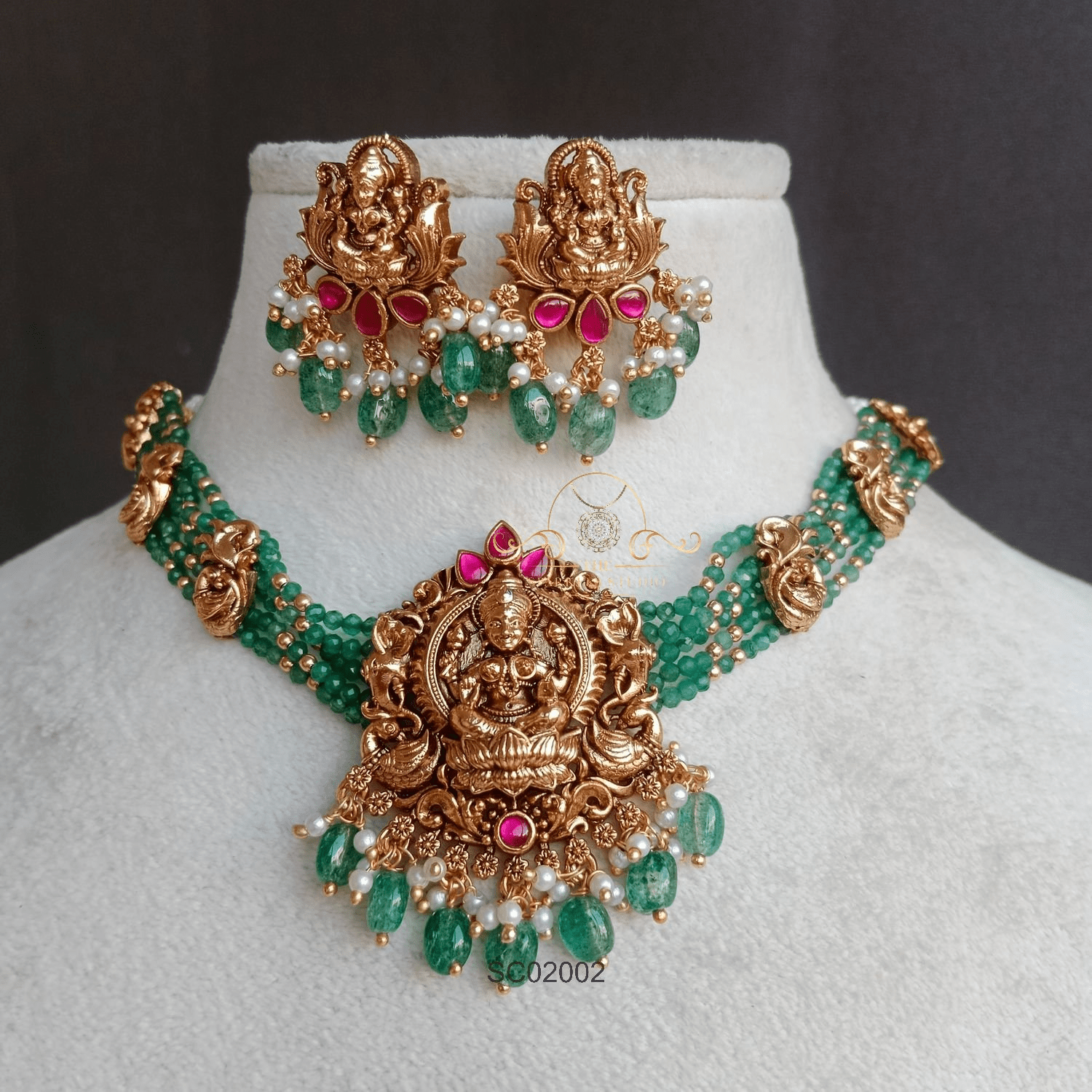 Heritage Green Bead Lakshmi Choker