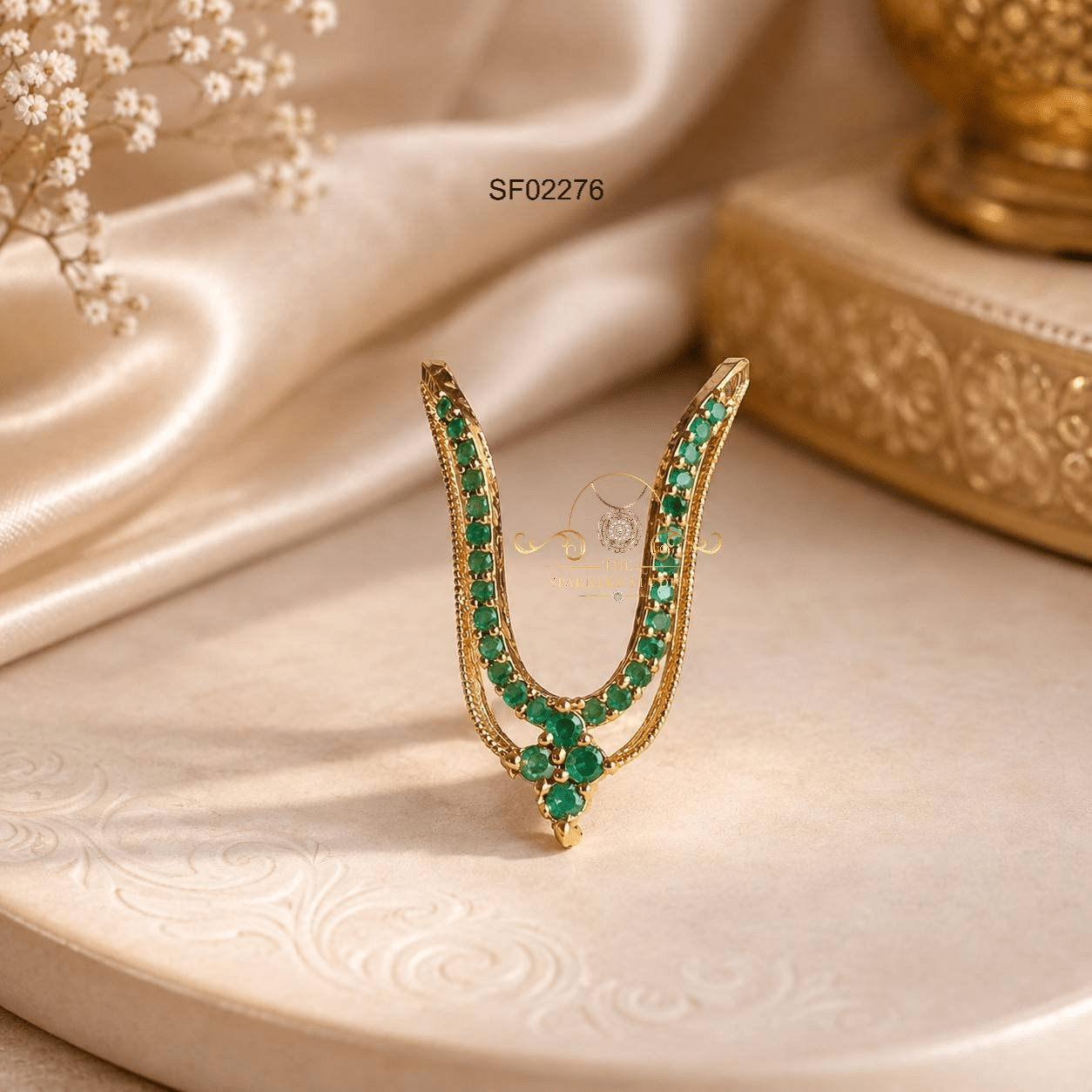 Emerald Vanki Ring