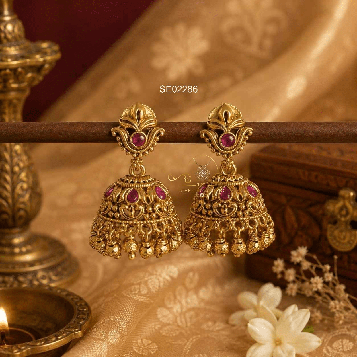 Kemp Antique Jhumki