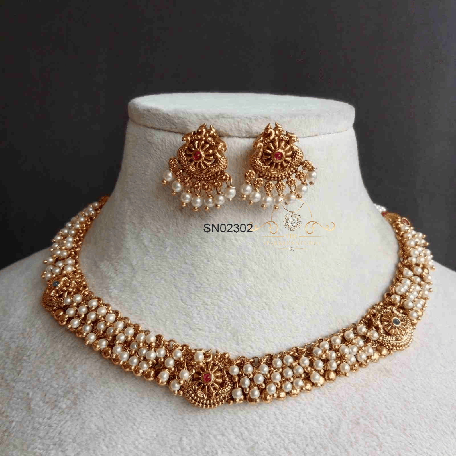 Cluster Pearl Antique Necklace