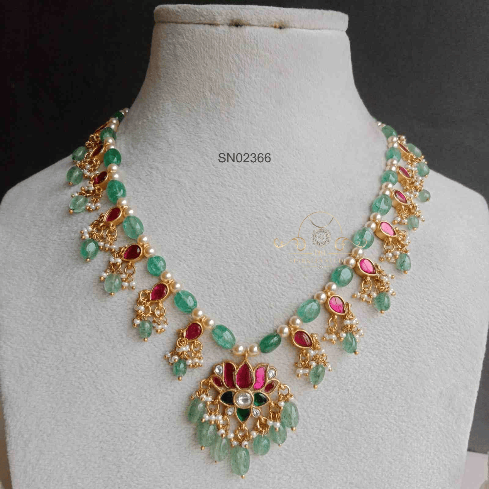 Aventurine Beads and Jadau Necklace