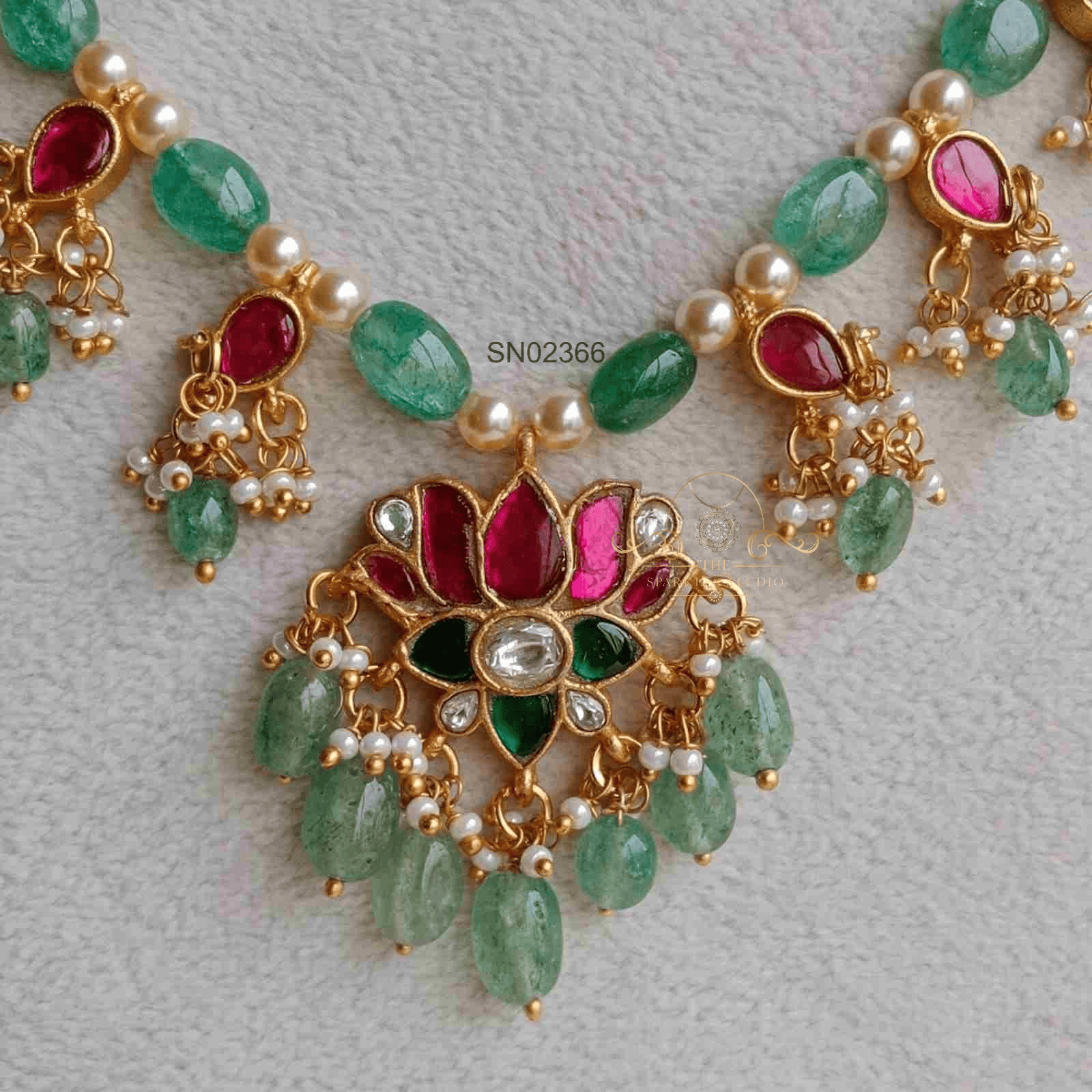 Aventurine Beads and Jadau Necklace