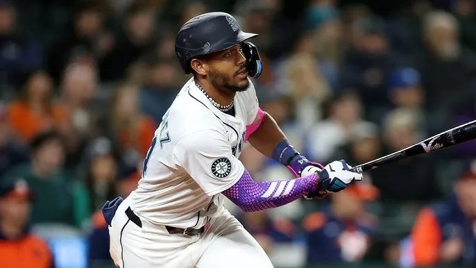 Mariners take commanding 2-0 lead in the ALCS