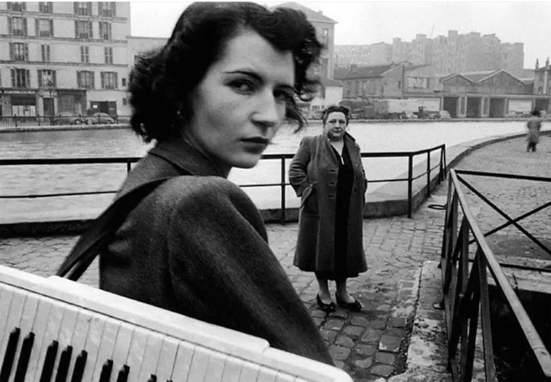 Out of the Ordinary: The Photography of Robert Doisneau – Sublime