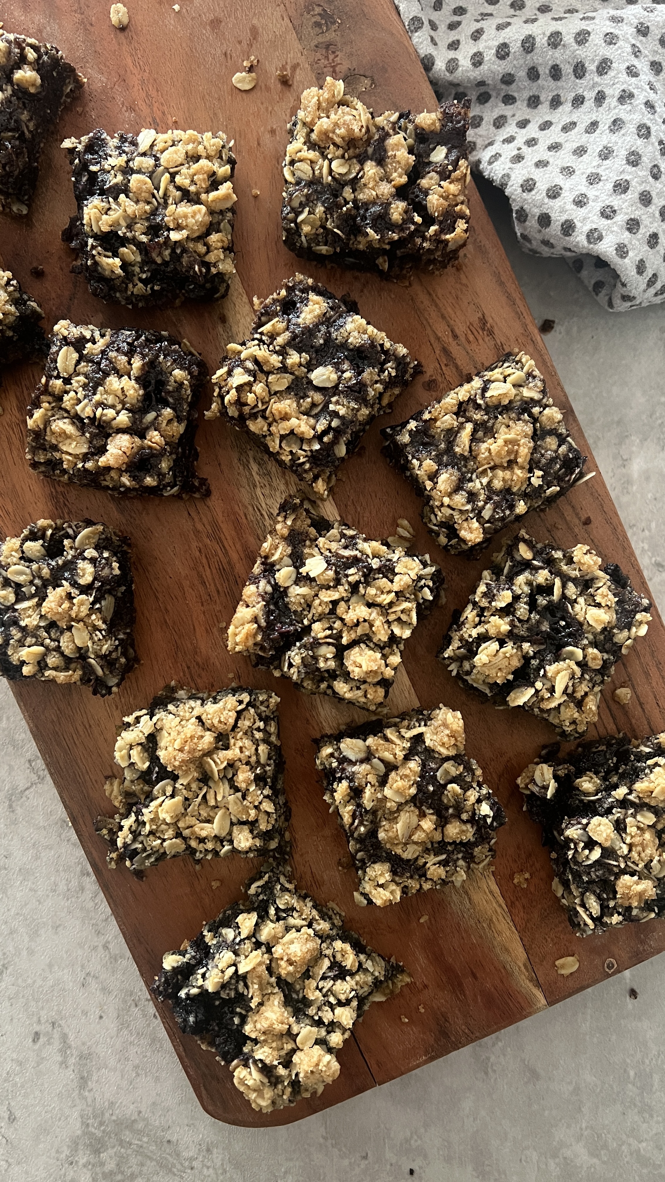 Blueberry Oatmeal Bars (Starbucks Copycat Recipe)