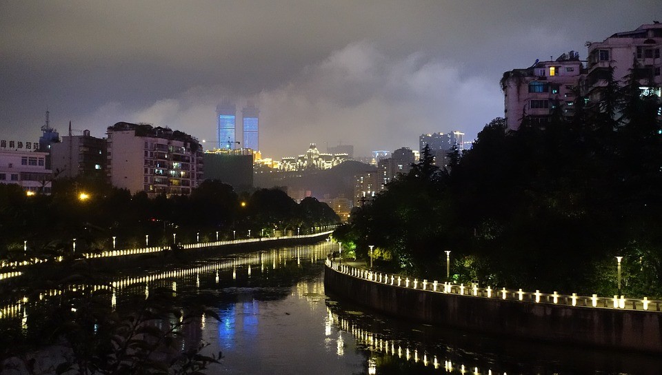 Apple makes a move to improve its relations with China
