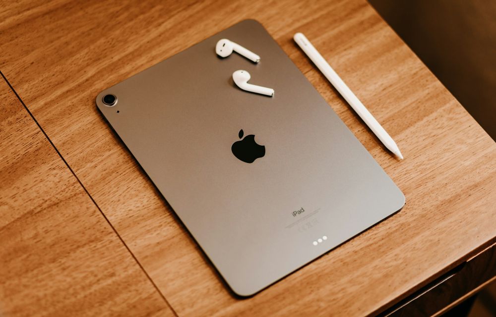 How to the right iPad storage size in 2025