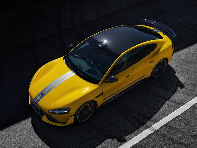 Xiaomi SU7 Ultra high-performance electric sedan with advanced features.