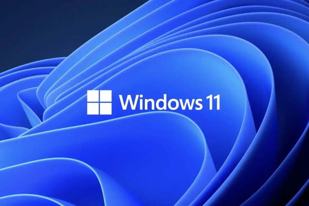 Windows 11 screen showing system recovery environment with update tools.