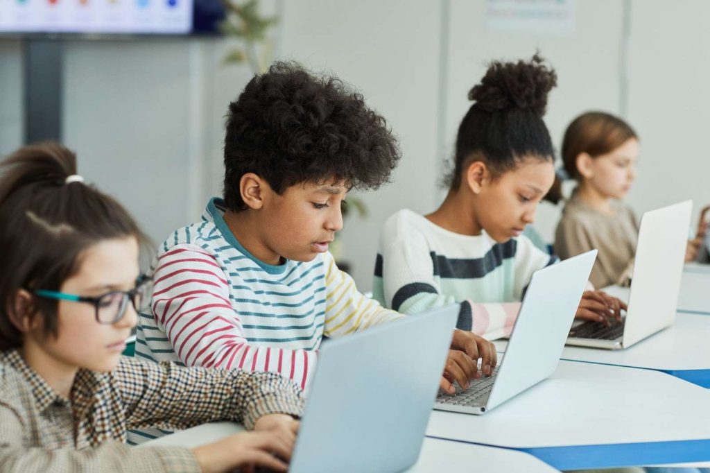 kids using laptops