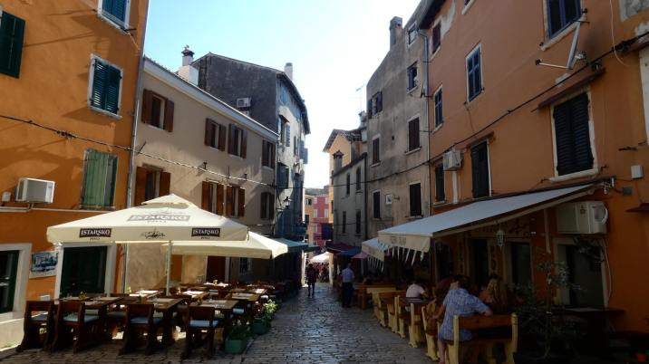 things to do in Rovinj explore the alleys