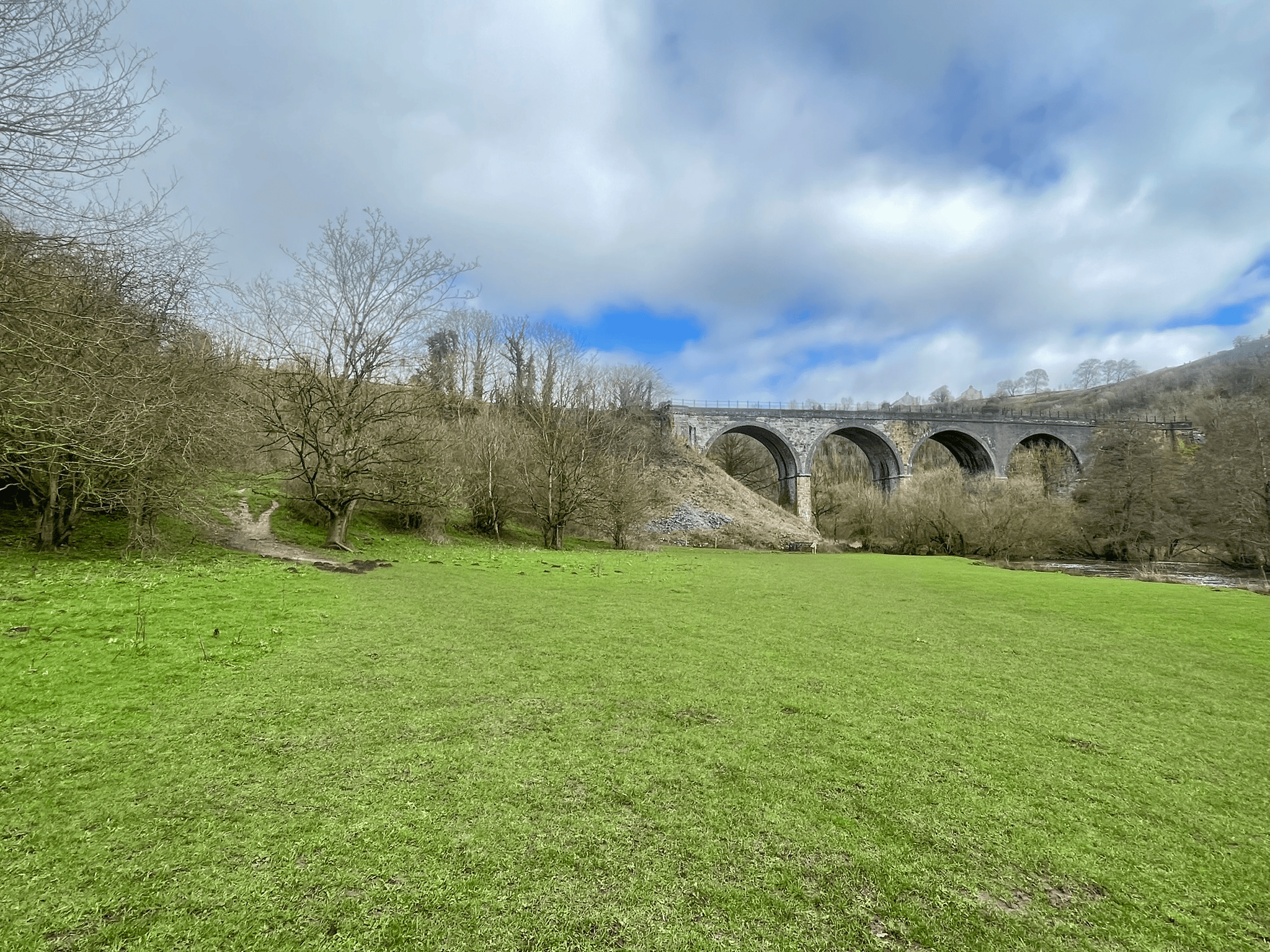 Monsal Dale Waterfall Parking