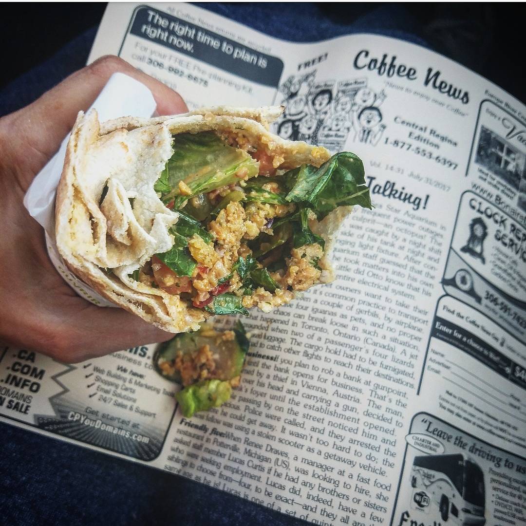 sriracha falafel pita