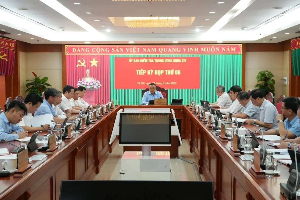 Việt Nam’s Publishing Department Faces Disciplinary Action for ‘Causing Public Backlash’ Amid Chuyện với Thanh Controversy