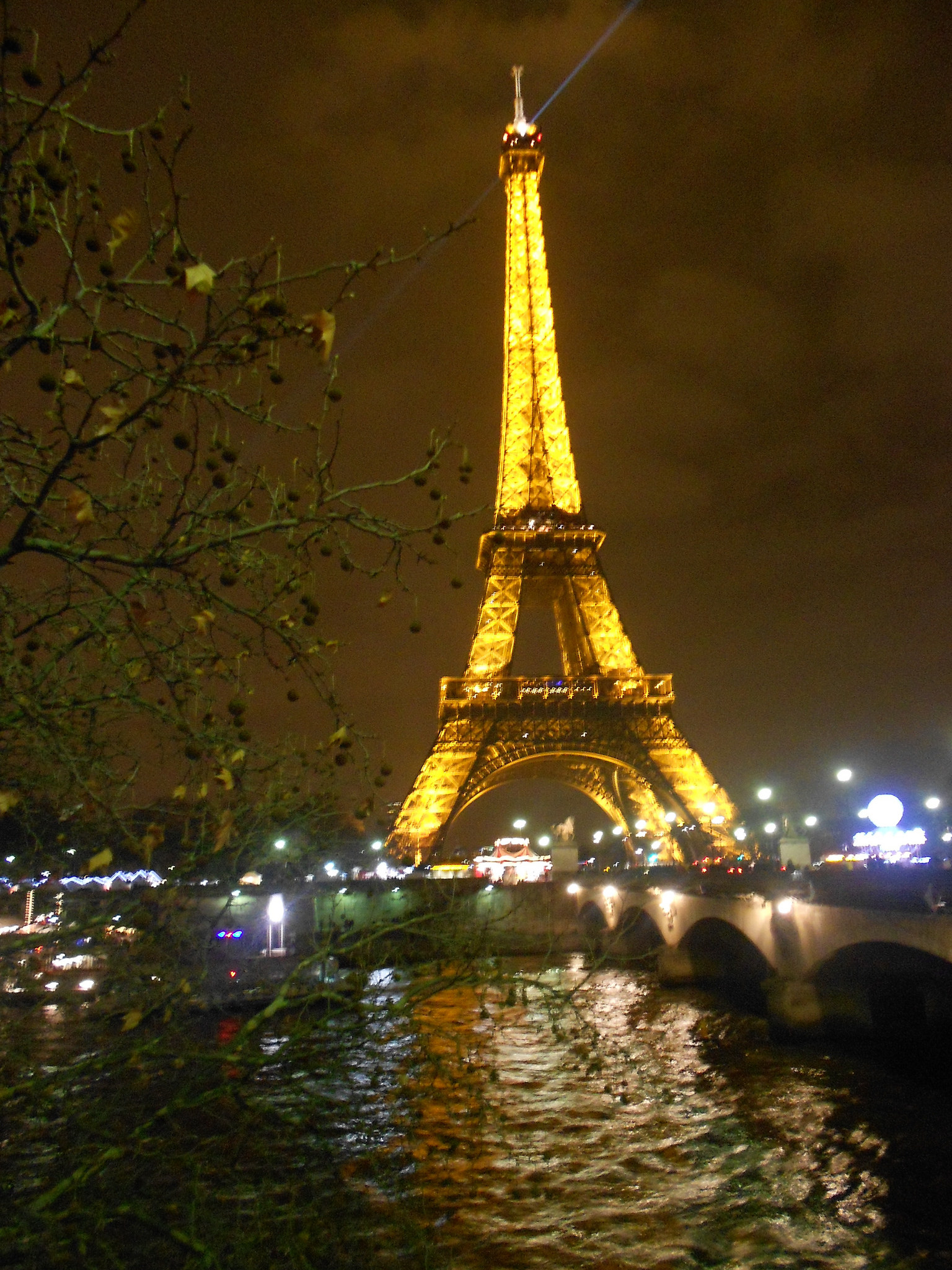 Eiffel Tower | www.thewanderbug.com • The Wanderbug