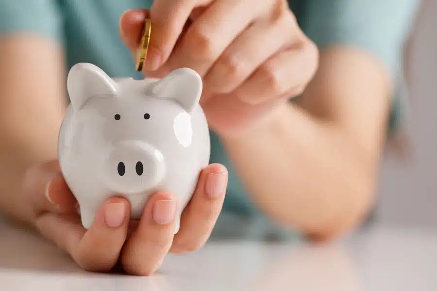 Read more about the article How to Effectively Manage Financial Stress