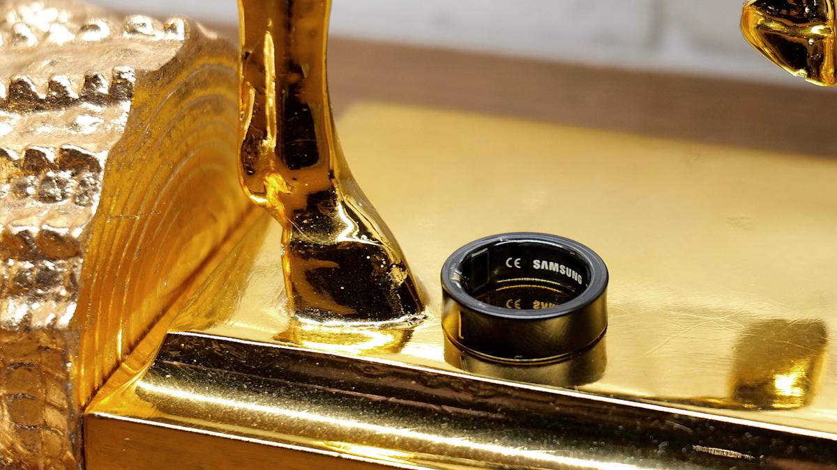 YouTuber reports battery swelling caused Galaxy Ring to get stuck on his finger | Insights by Willow Ventures