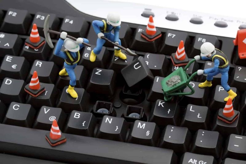 Cleaning The Computer Safely - Best City Patterns in High Resolution