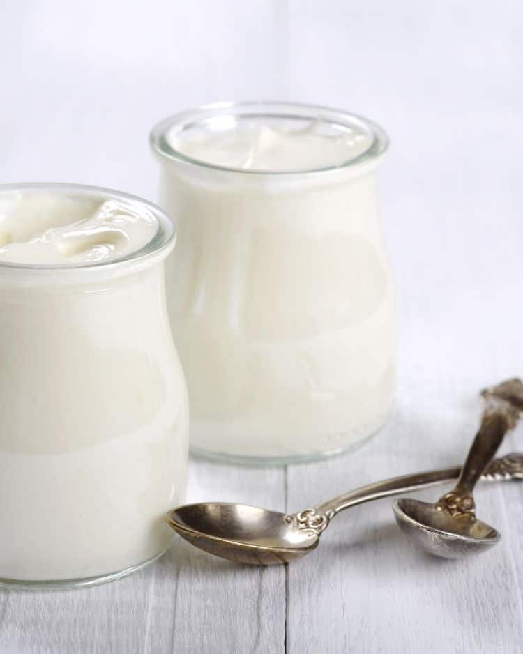Delicious and Creamy: A Simple Recipe for Homemade Plain Yogurt