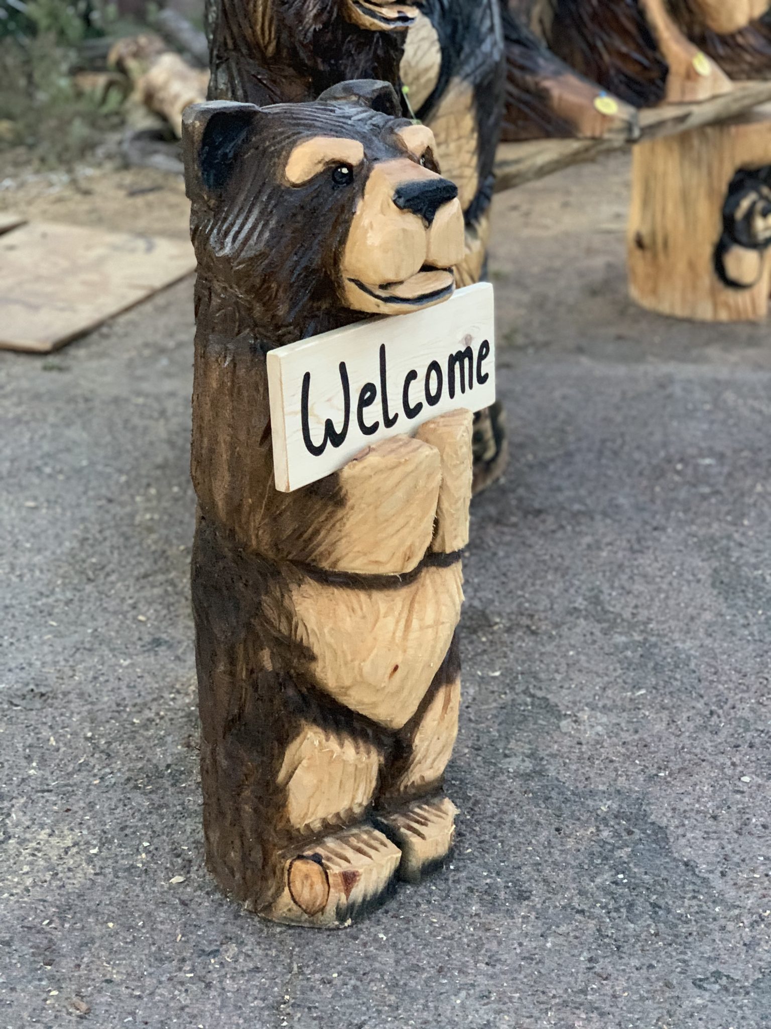2ft Wooden Bear with Welcome Sign Chainsaw Carving - The Wood Carvers