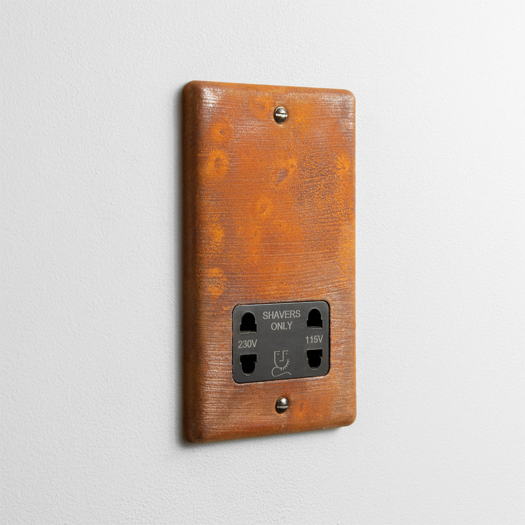 Rusted Dual Voltage Shaver Socket