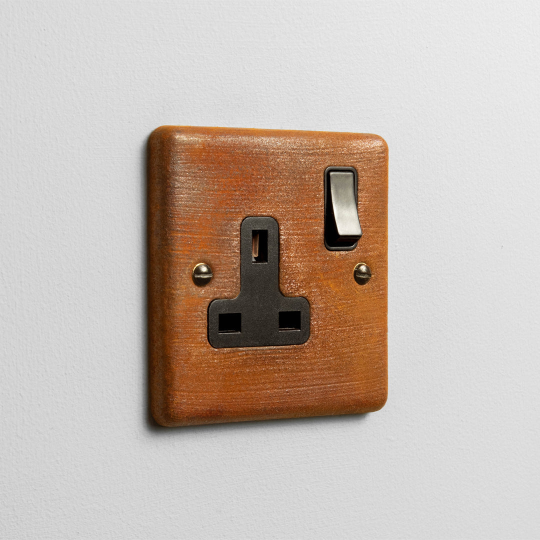Rusted Single Socket