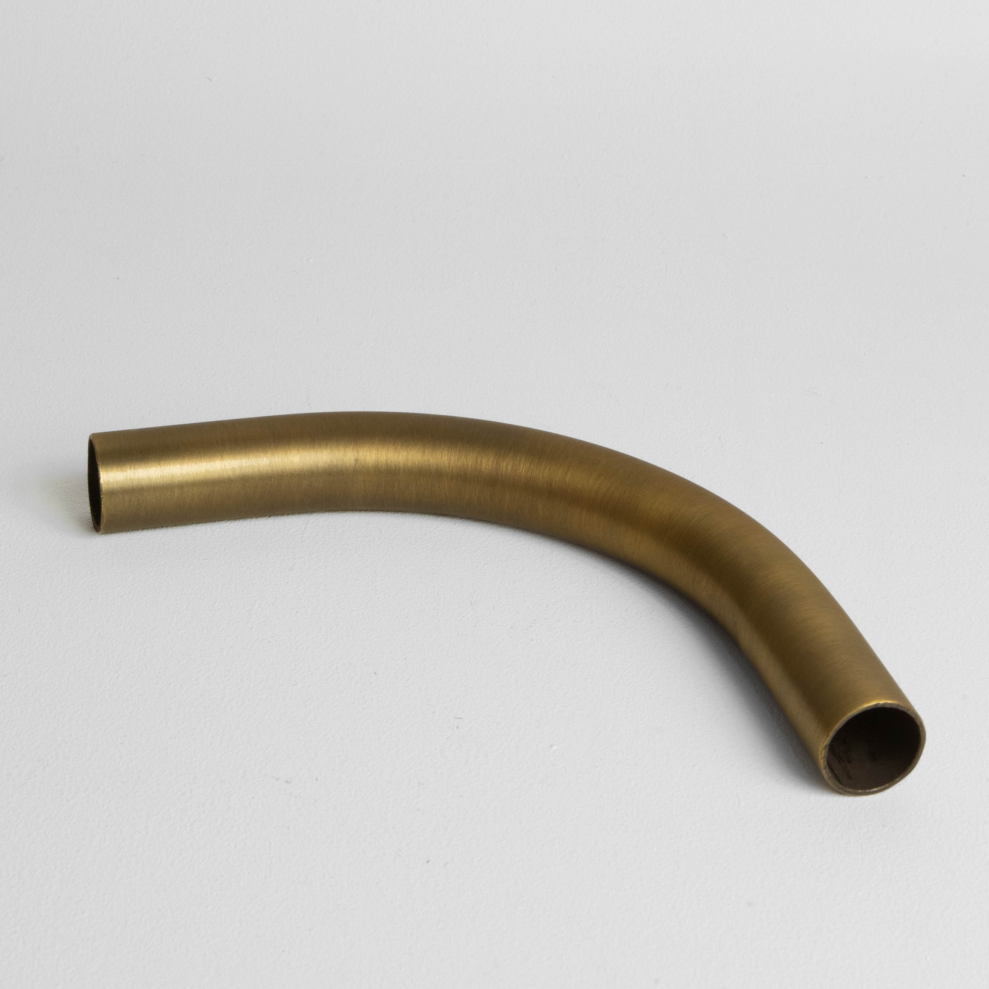 20mm Conduit Solid Bend – Antique Brass