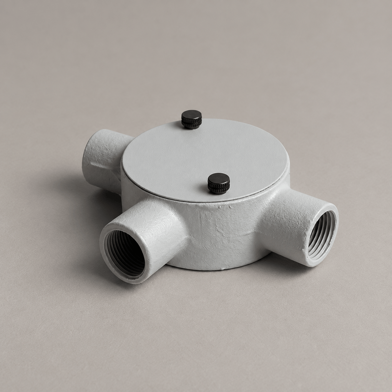 20mm Conduit Tee Box – Feather Grey