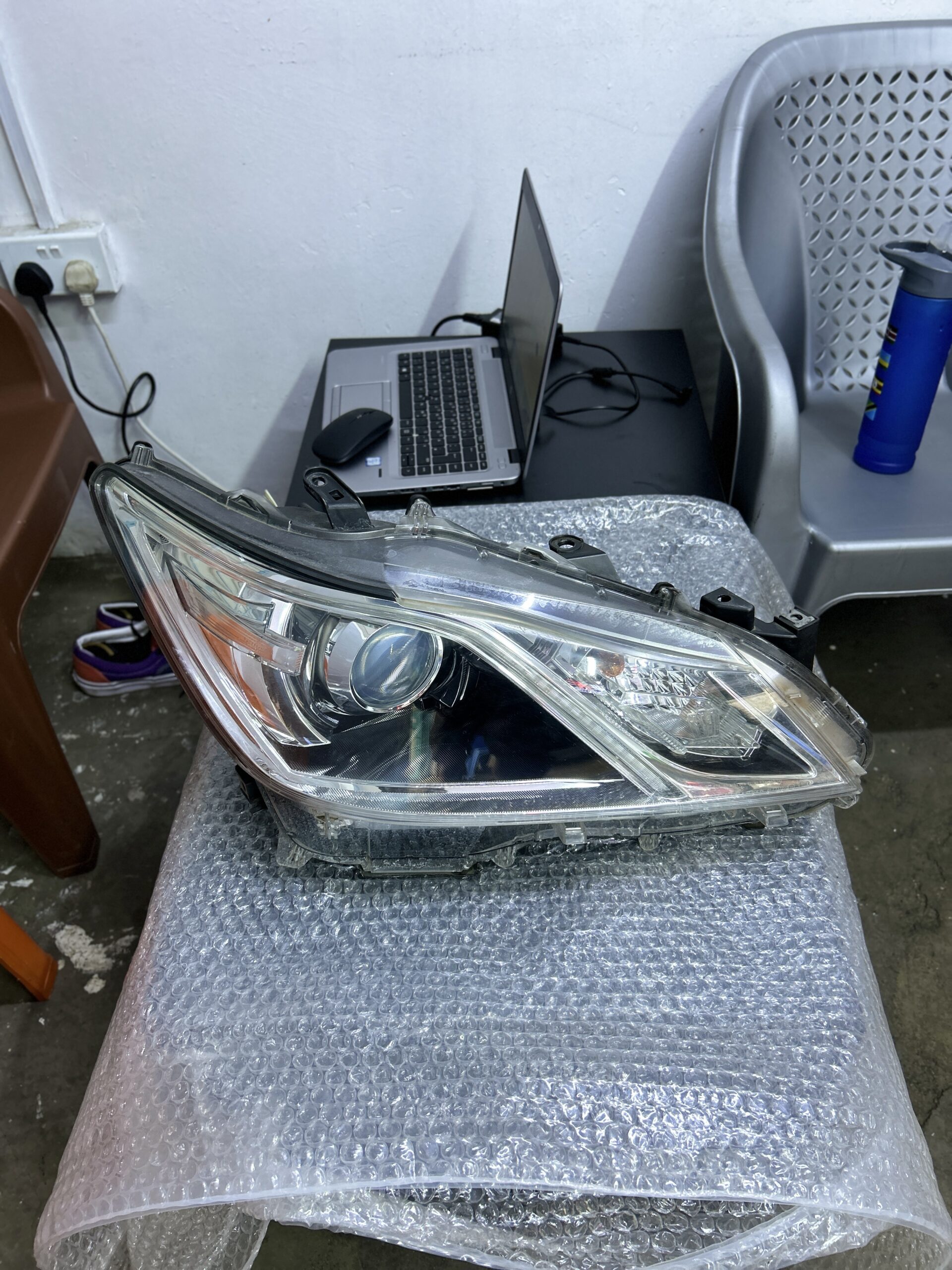 Toyota Crown AWS210 2014-2015 headlight
