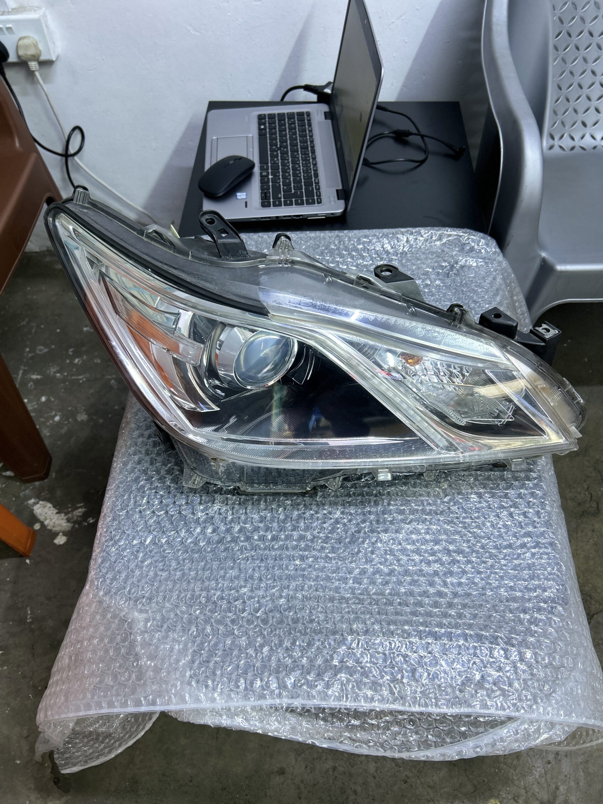 Toyota Crown AWS210 2014-2015 headlight